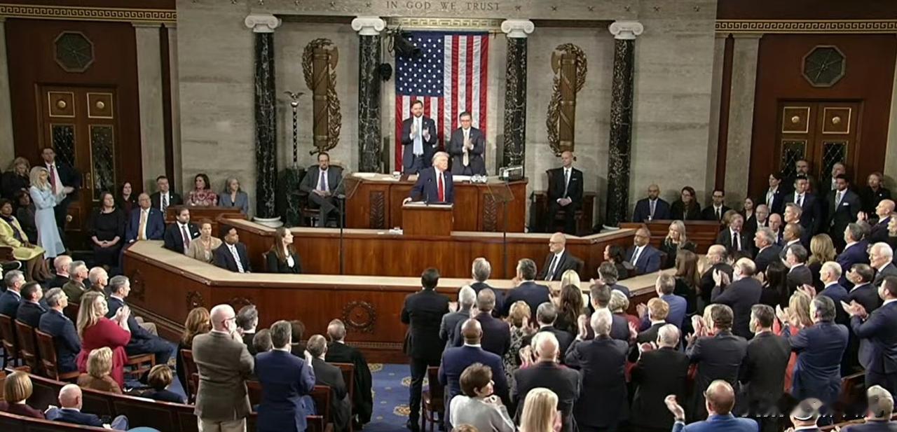 特朗普国情咨文演讲，遭民主党集体抵制
 
当地时间2月24日，特朗普在国会发表时