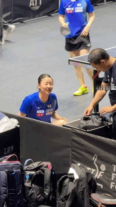 [微笑]张本美和，幸福乒乓小将

张本美和很幸福，爸爸当陪练还准备爱心便当。
