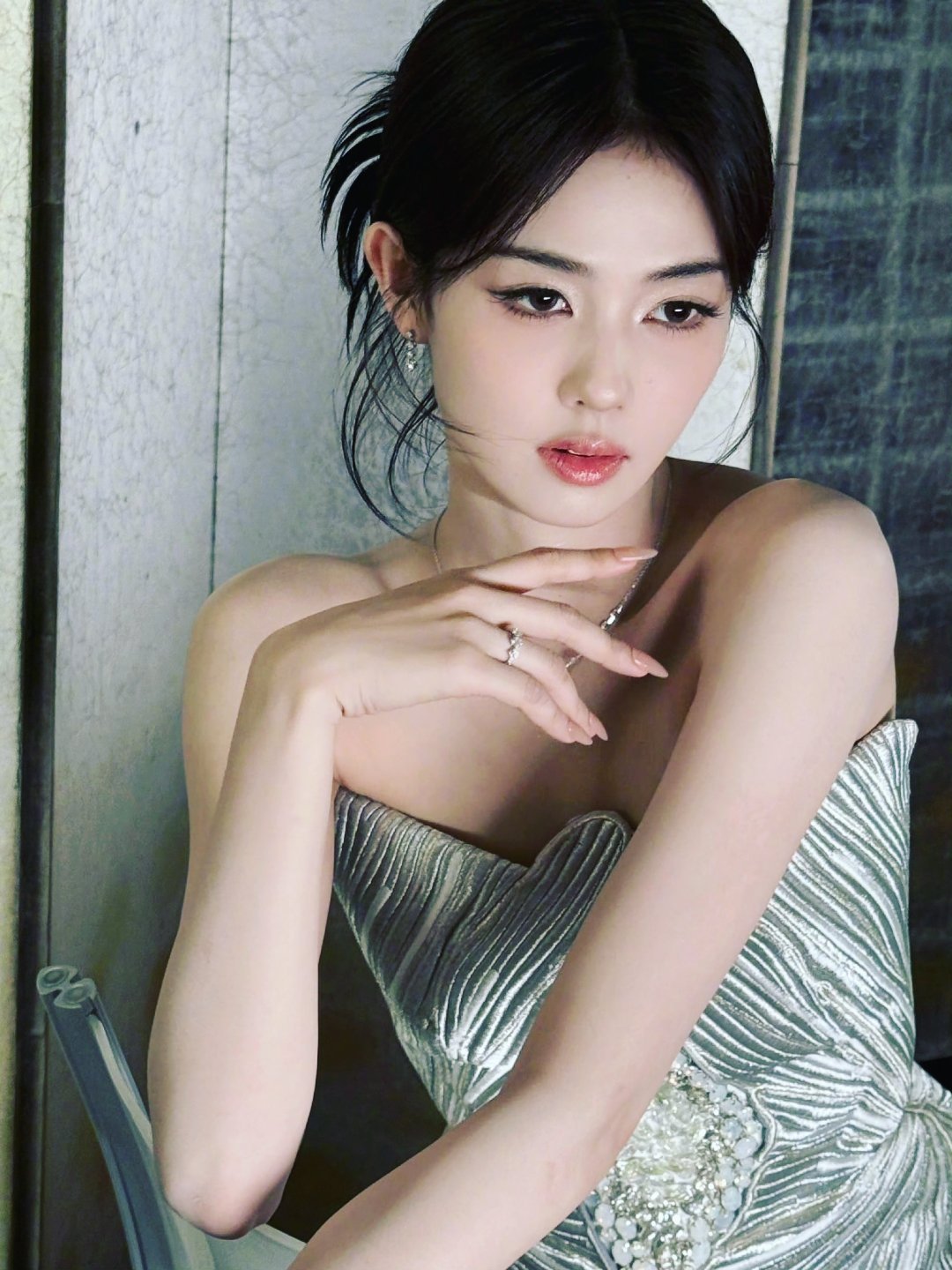 星光大赏顶流聚集最齐的一年目前看，星光大赏 热度最高的女艺人，也就白鹿，鞠婧祎，