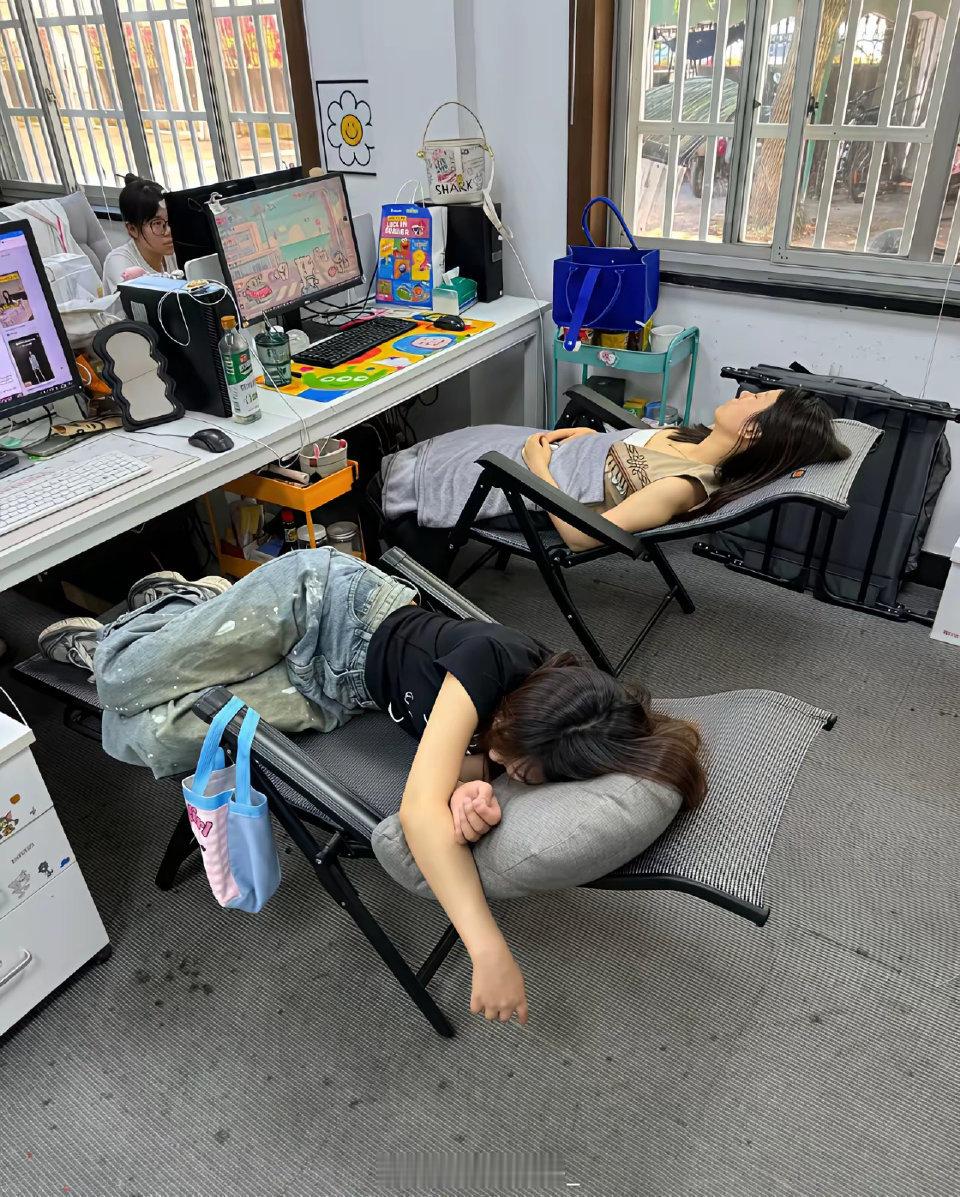 同样是午休，这就是区别！为啥要好好读书不是没道理的 ​ ​​​
