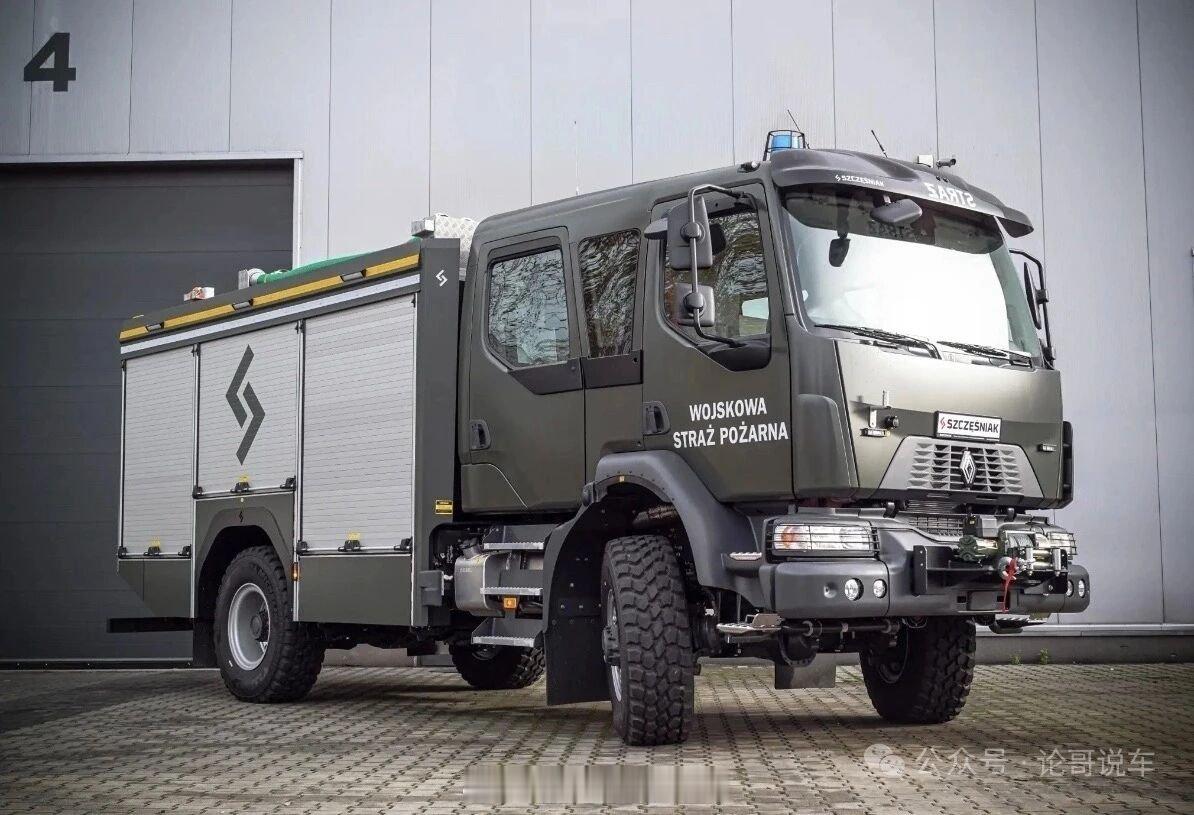 消防车消防安全波兰陆军Szczęśniak（什切希尼亚克）消防车，采用法国雷诺D