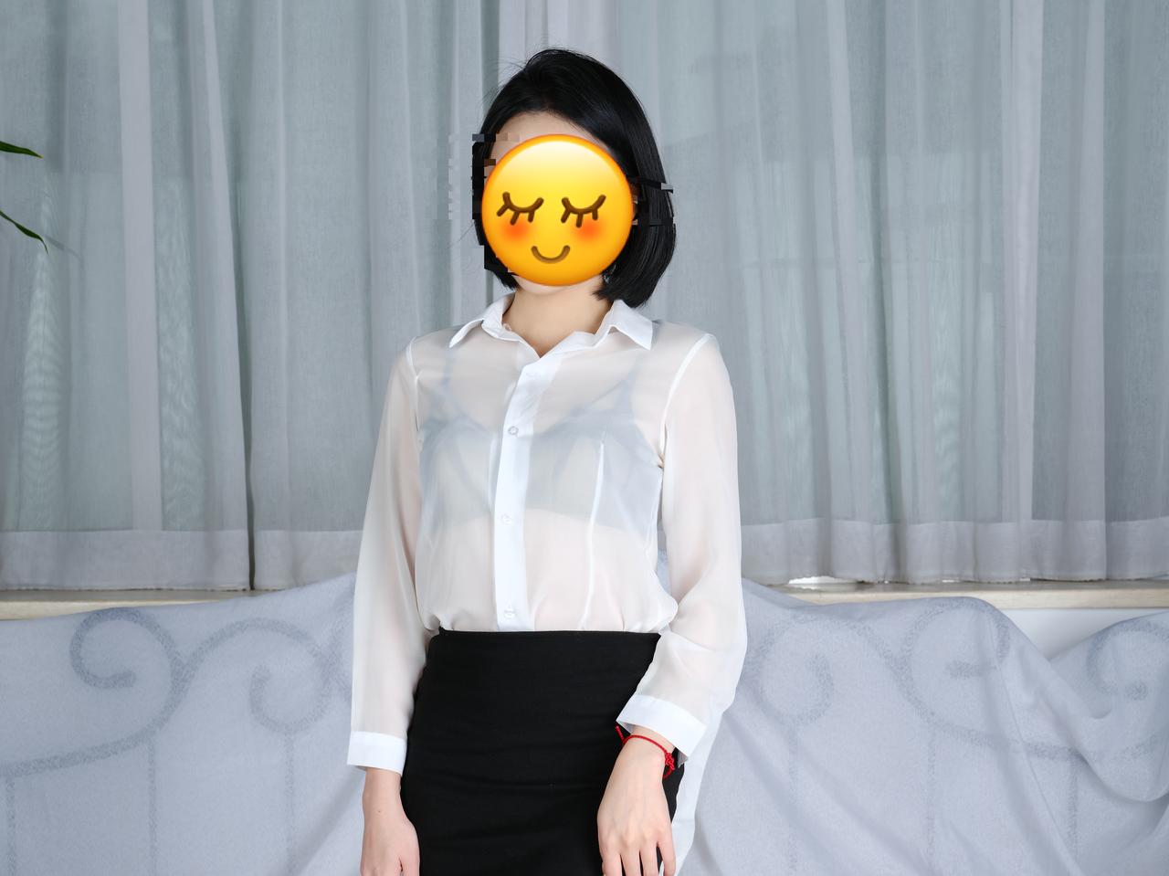 请问这么透的衬衫出门尴尬不？