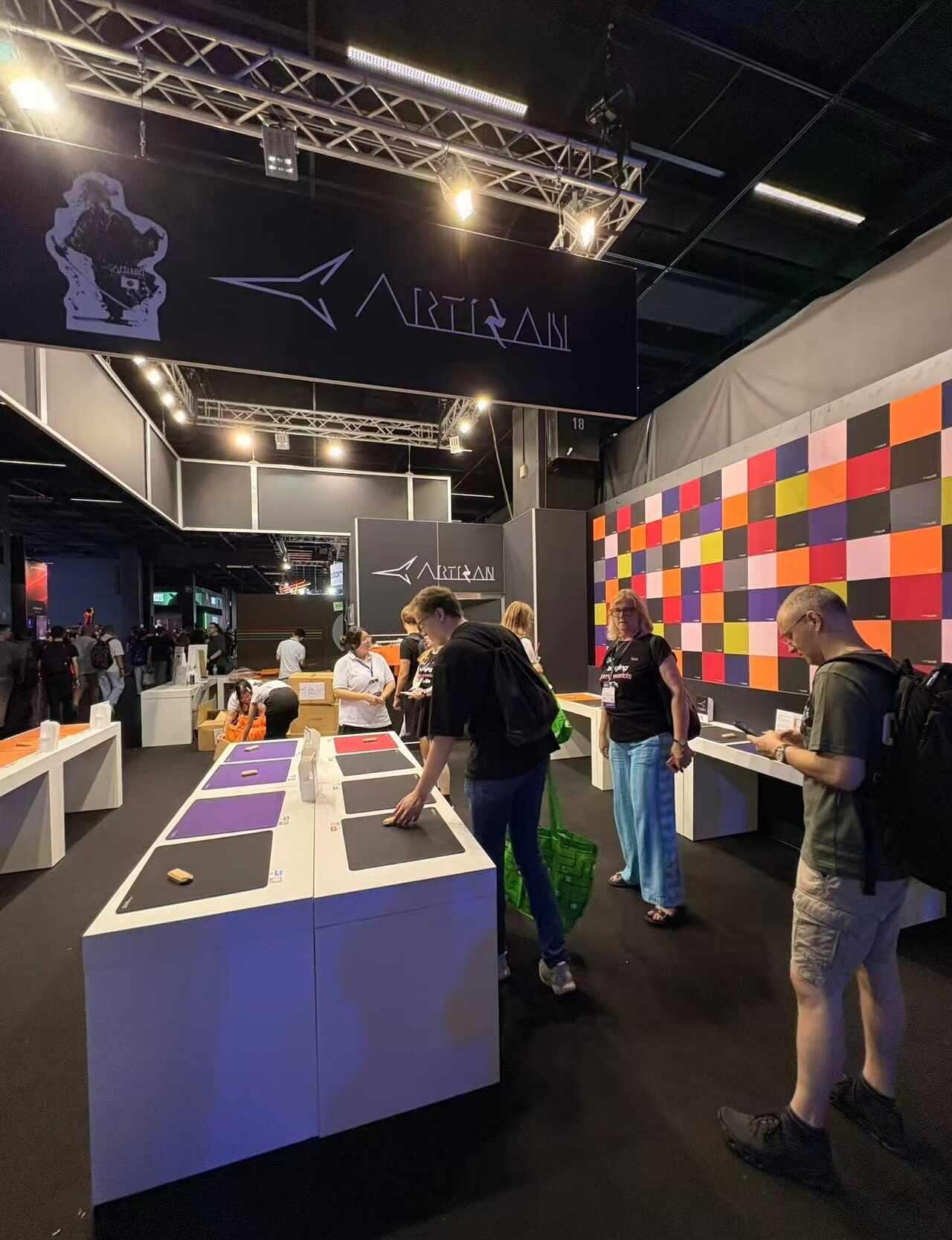 🇩🇪科隆展免费薅50欧Viper同款鼠标垫
地点: Hall 10 . 展商