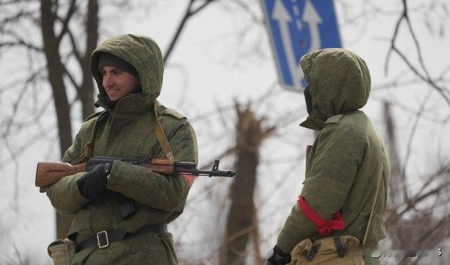 《每日电讯报》：俄罗斯向战场派遣没有头盔和防弹衣的“一次性”士兵

在利曼方向，