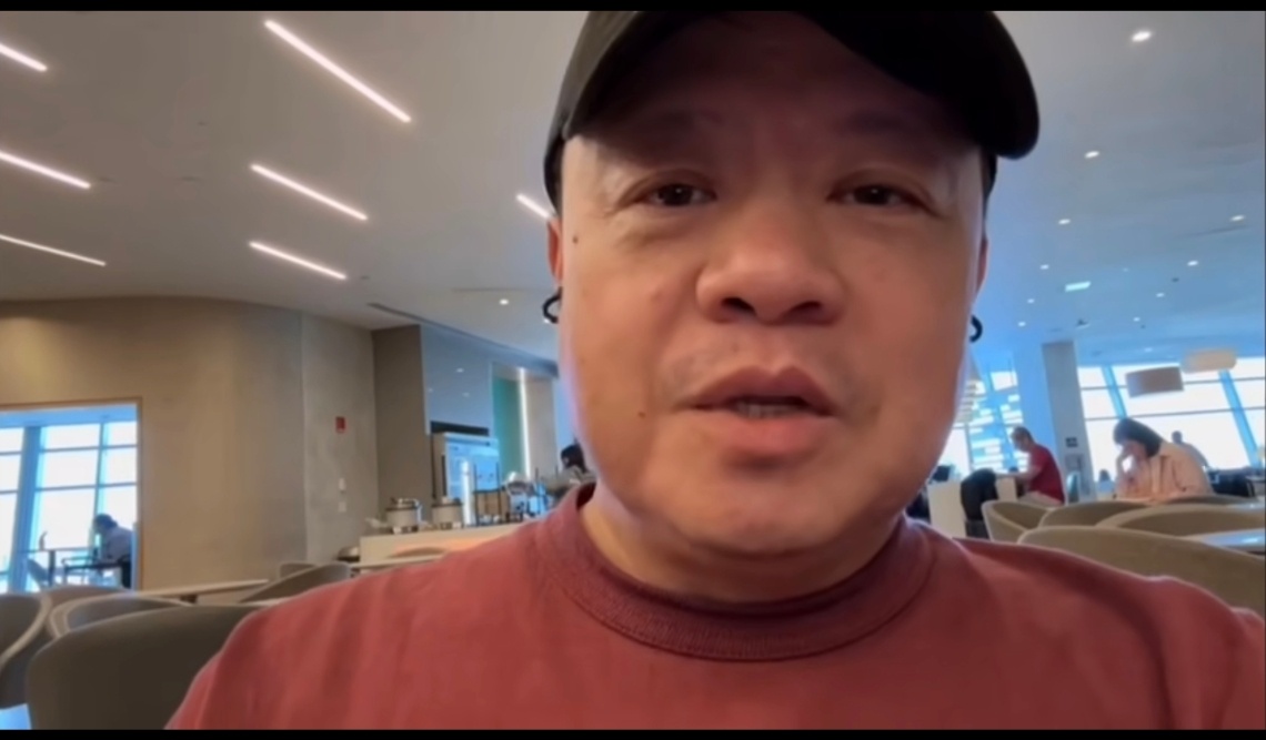 #马东的耳环是耳机#好家伙，这不妥妥时尚单品嘛，我这看照片还以为马东老师带耳环了