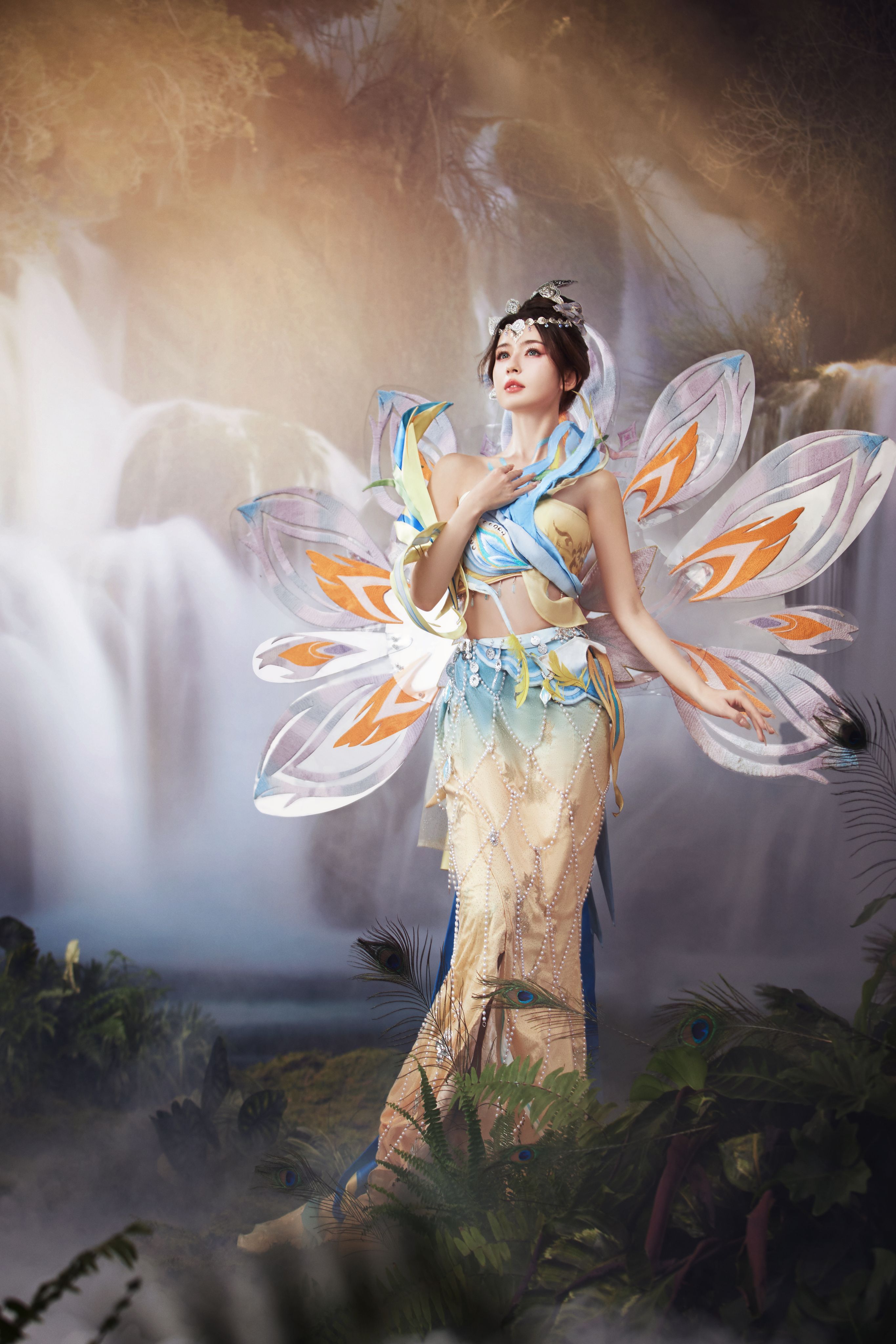 #哈妮克孜cos甄姬#西域美人演傣族孔雀，是谁聪明的小脑瓜想出来的碰撞方式，真的