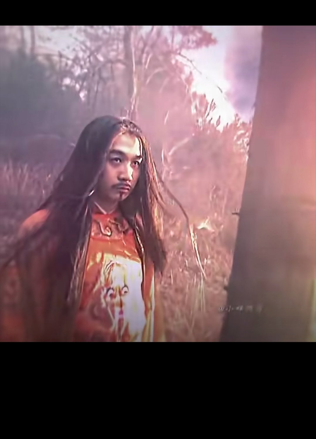 不论怎么贬低崇祯，就为国殉死这一条，就值得尊敬了！至少他用命来书写了自己的历史！