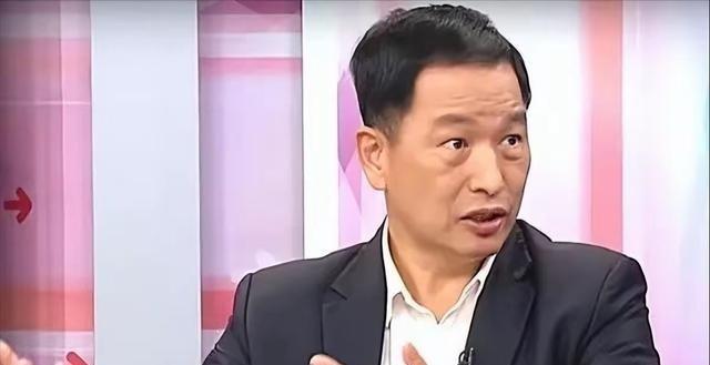 5月5日，台湾地区原空军副司令，退役中将张延廷曾不点名批评栗正杰：小舰长吕礼诗夸