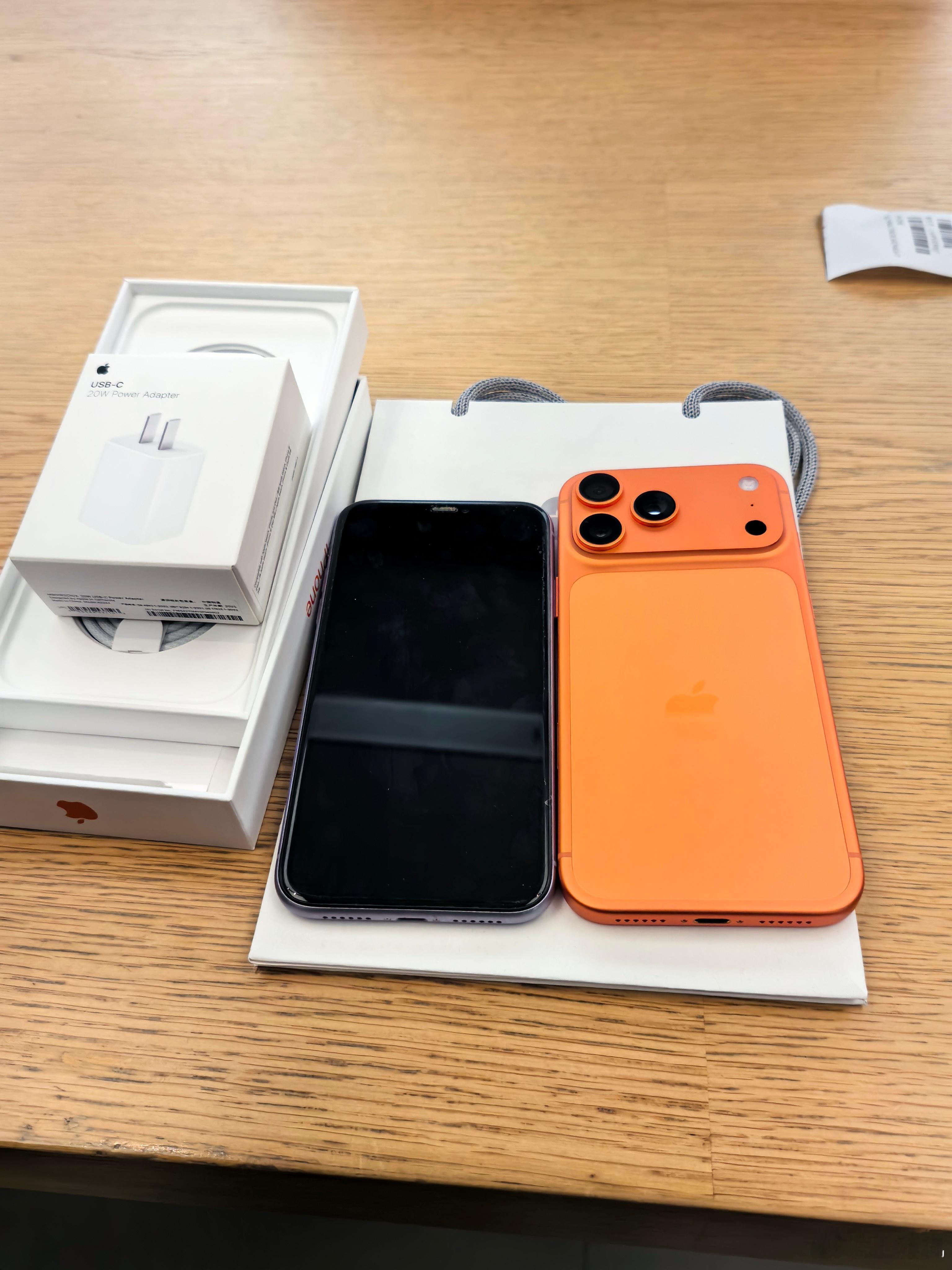 苹果又新增3款过时产品昨天才帮我妈把iPhone  11换成17 Pro max