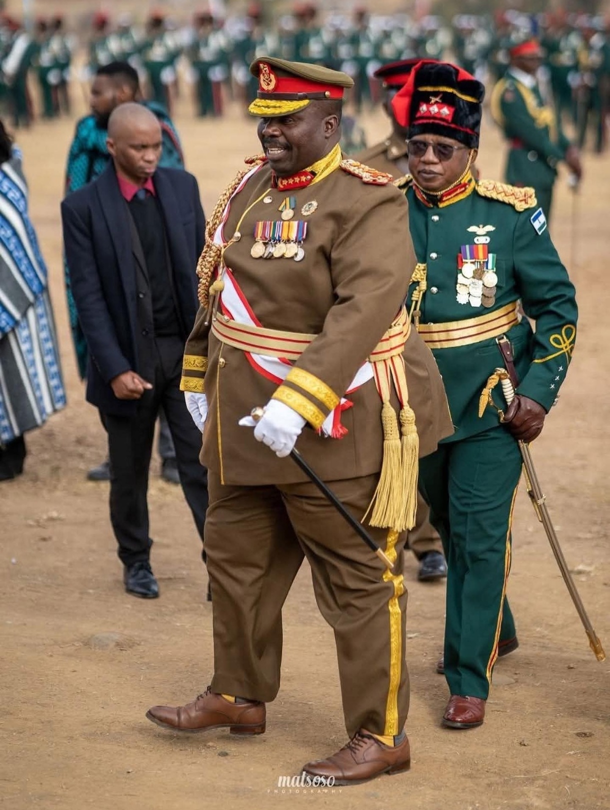 🇸🇿 斯威士兰国防军司令 摩西·胡卢门德·马希基利萨内·法库泽 上将大卫戴这