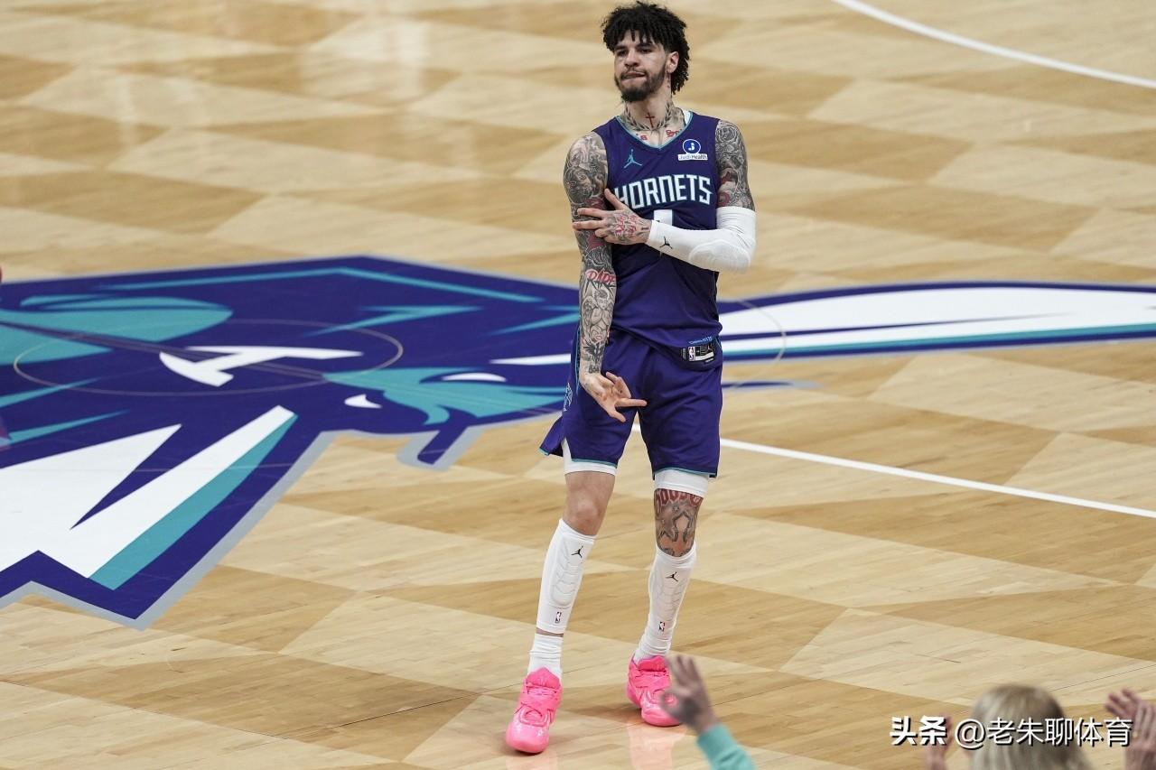 三球你少出点手吧，好好组织！
今天黄队对阵热火的比赛本是一场关键的卡位战，一场顶