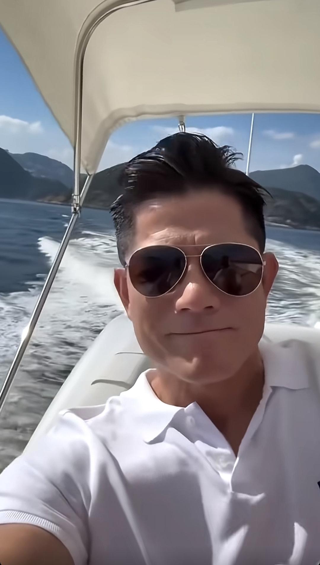 夏日出海，阳光下的帅气自拍！六十多了吗？🌞看着精神状态真好👌🏻气质杠杠的！