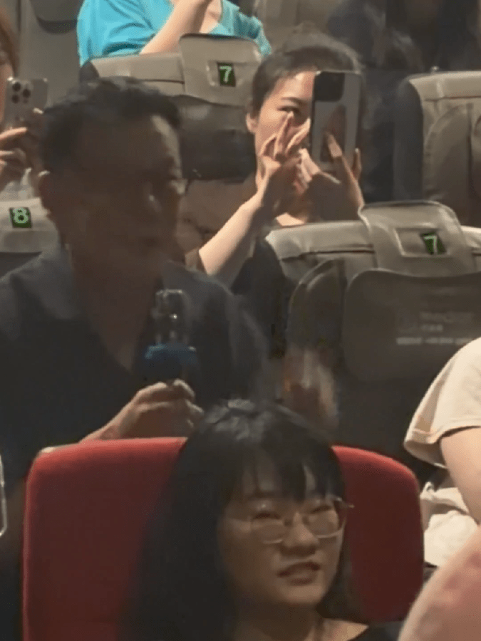 李国庆追星张若昀次元壁直接破裂！谁能想到观影现场偶遇李国庆在线安利张若昀，直言一