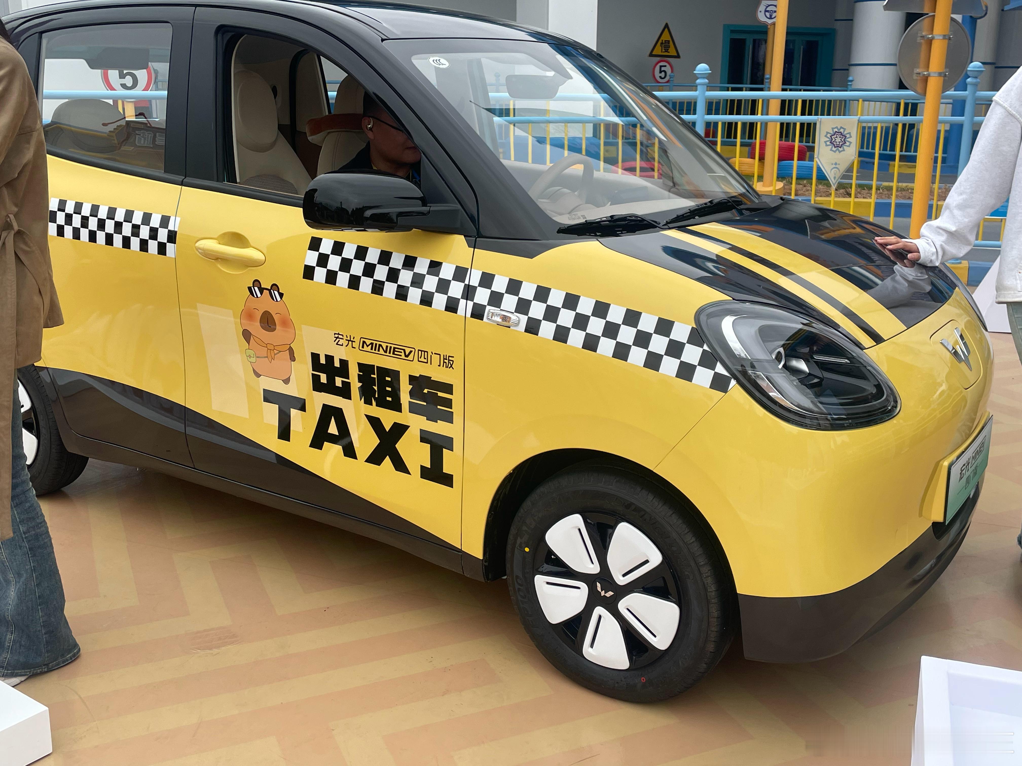 出租车版五菱宏光mini EV 