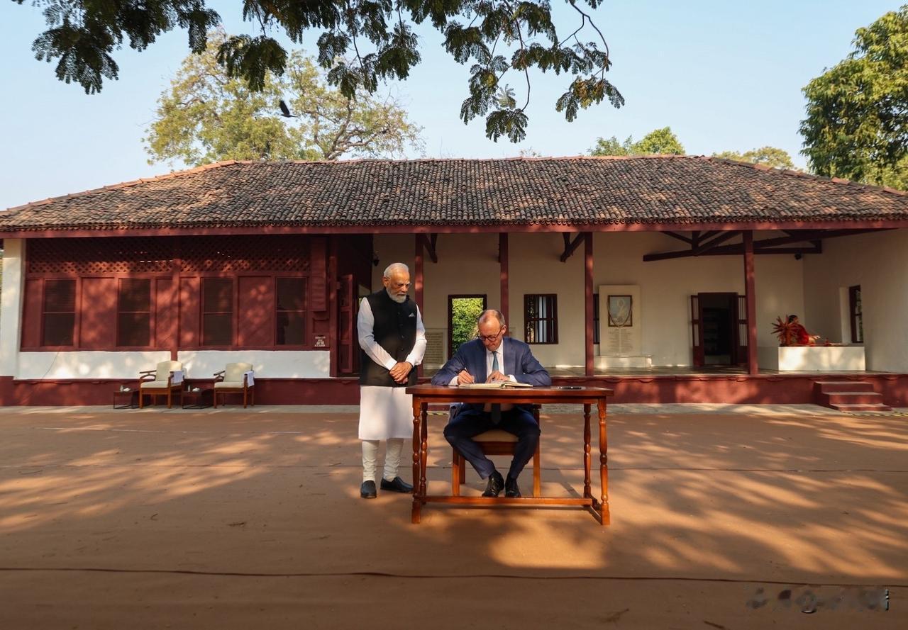 萨巴尔马蒂静修处（Sabarmati Ashram）位于印度古吉拉特邦的艾哈迈达