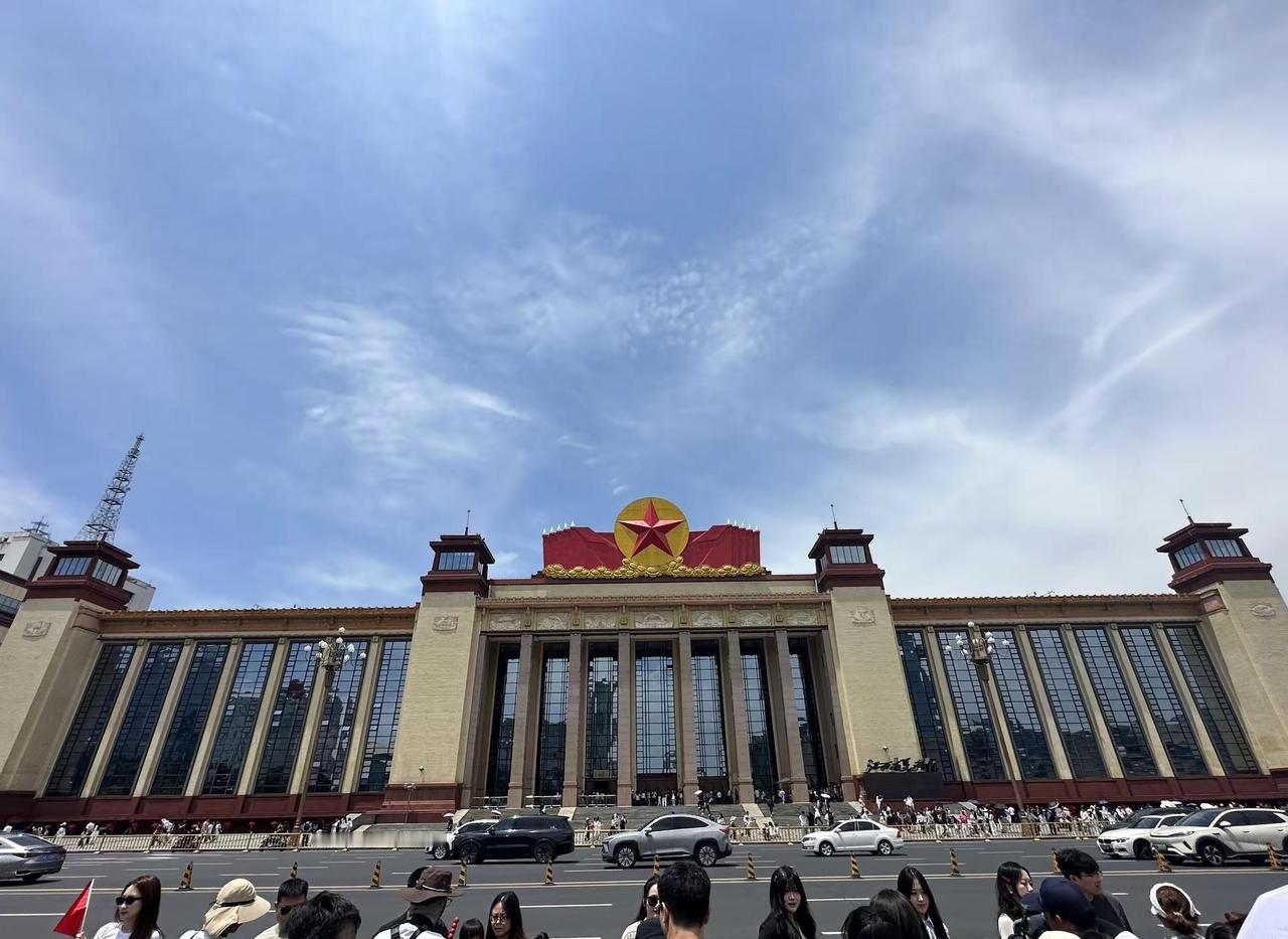 南昌八一广场打个卡。上热门话题立即参与