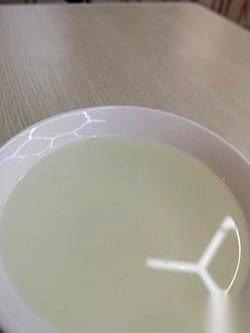 三十了，儿子还没媳妇，能借你家一盘清水吗？
就这么一句话，给我同事张姐干懵了。