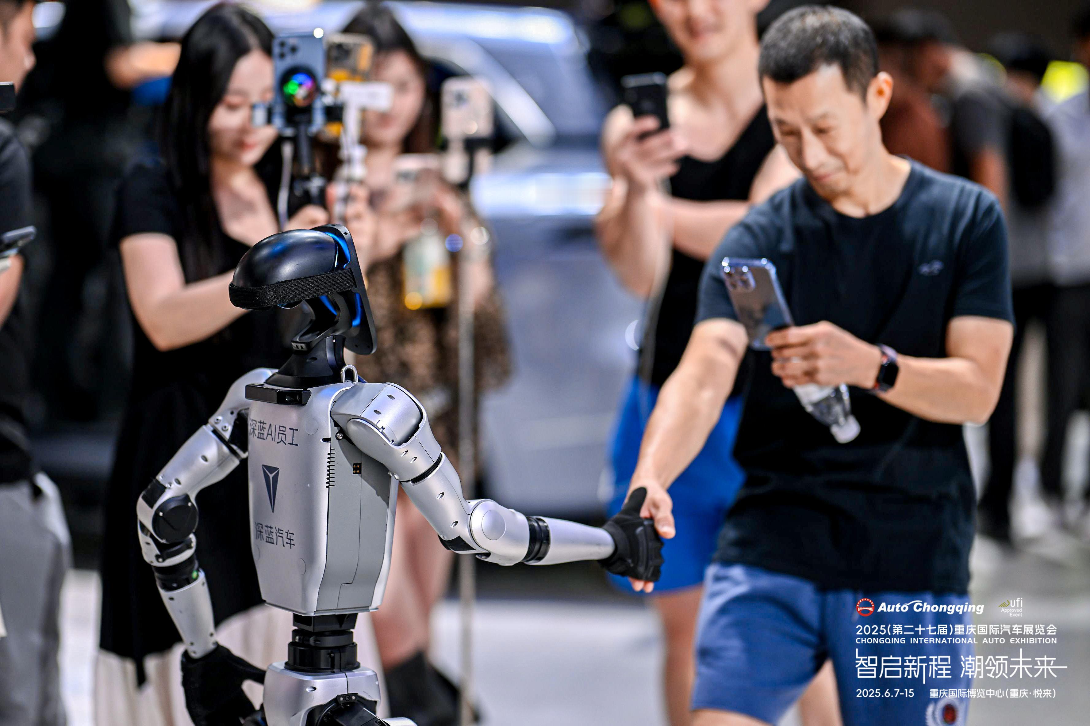 乘联会：7月狭义乘用车零售预计185.0万辆 新能源预计101万辆据中国汽车流通