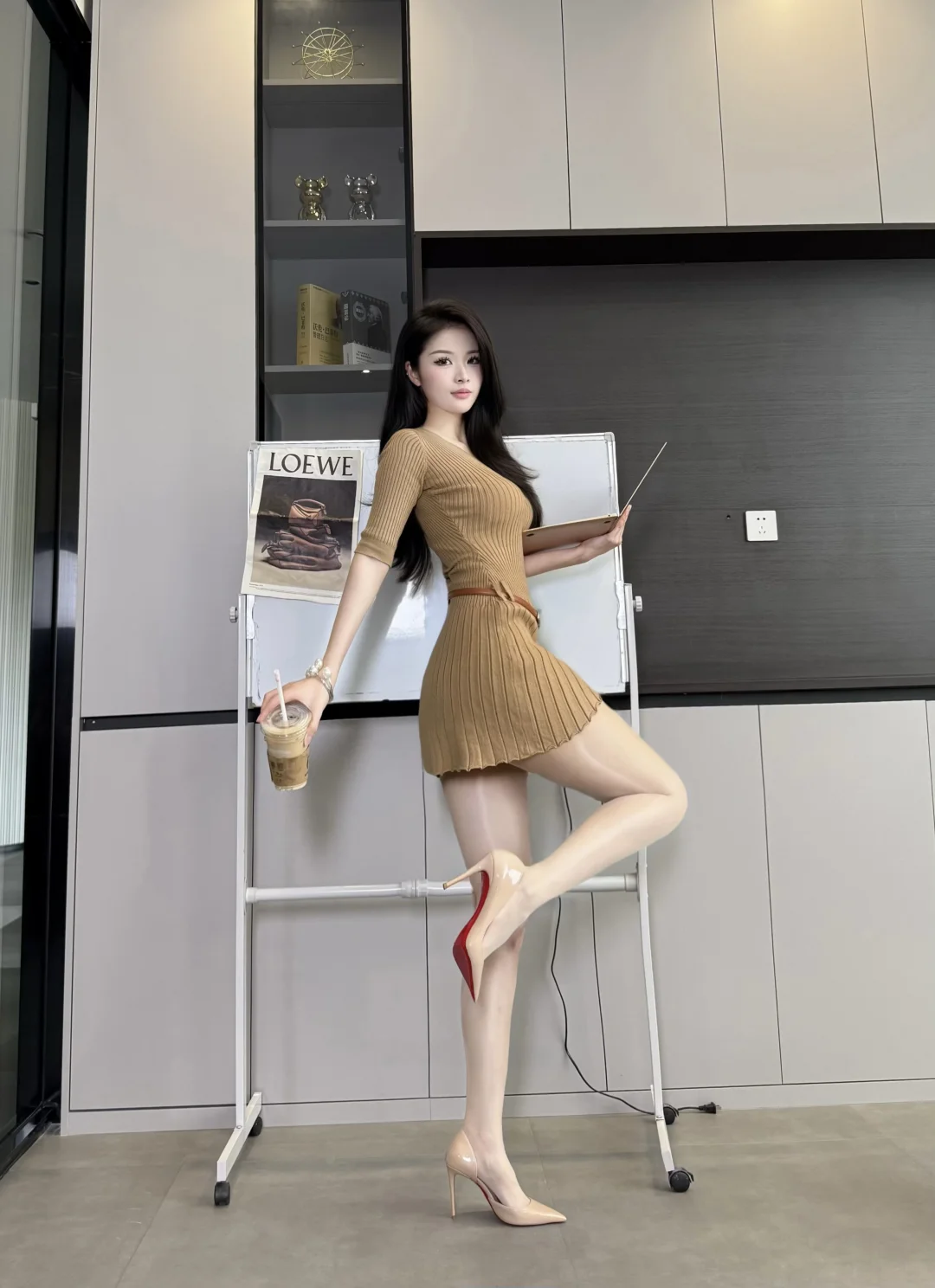 饱饱 看镜头～