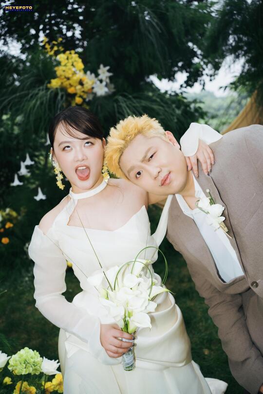 喜欢你低头躺在我的臂弯里