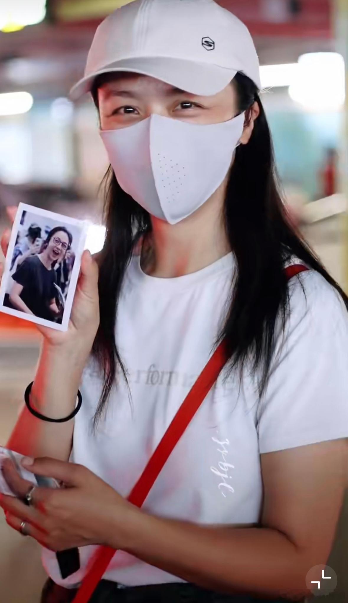 汤唯撕了我拍的撕拉片汤唯很有自然美啊 ​​​