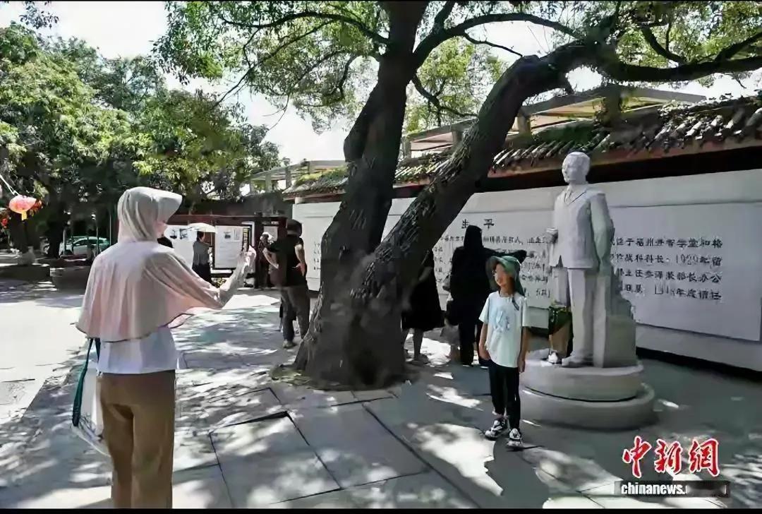 这下火了，
不仅福州，全中国都知道了，
吴石将军的故居在福建的螺洲镇，本以为这部