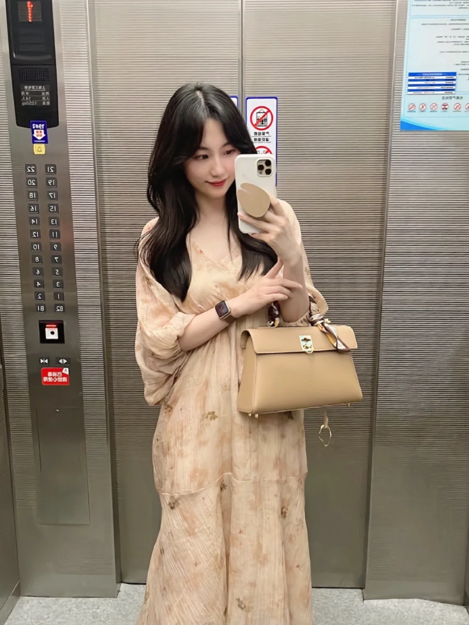 打工人通勤🎼今天是温柔小贵妇风🌬️~