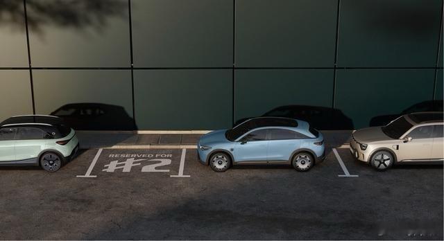 smart推出纯电双门微型车smart精灵2 ，延续初代fortwo经典设计，车