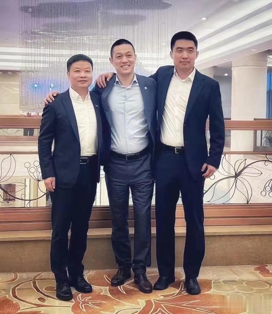 在长春举行的共贺中国汽车工业70周年“中国汽车T10特别峰会”在圈内没看到什么报