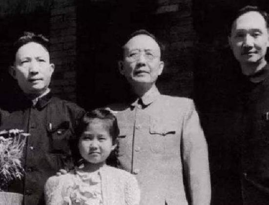 1978年，郭沫若因病去世不久，他妻子于立群突然自缢身亡。原来，她在整理丈夫遗物