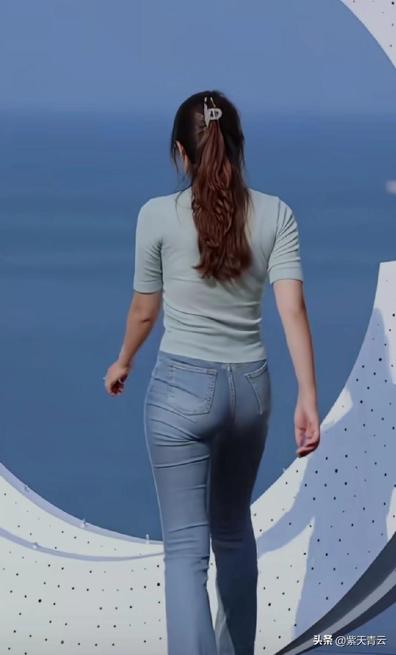 人到了一定年纪，就慢慢懂得，人生这趟旅程，没有回头路，也没有标准答案。
 
年轻