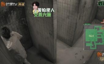 张真源进密室前vs进密室后 最怕空气突然安静，因为张真源会开始唱歌。一首接一首带