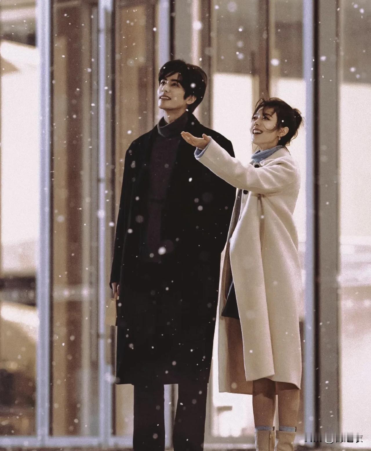 顾漫的文都很落地，哪怕是航天啊明星啊律师啊富二代啥的，看起来就很高设定的人物角色