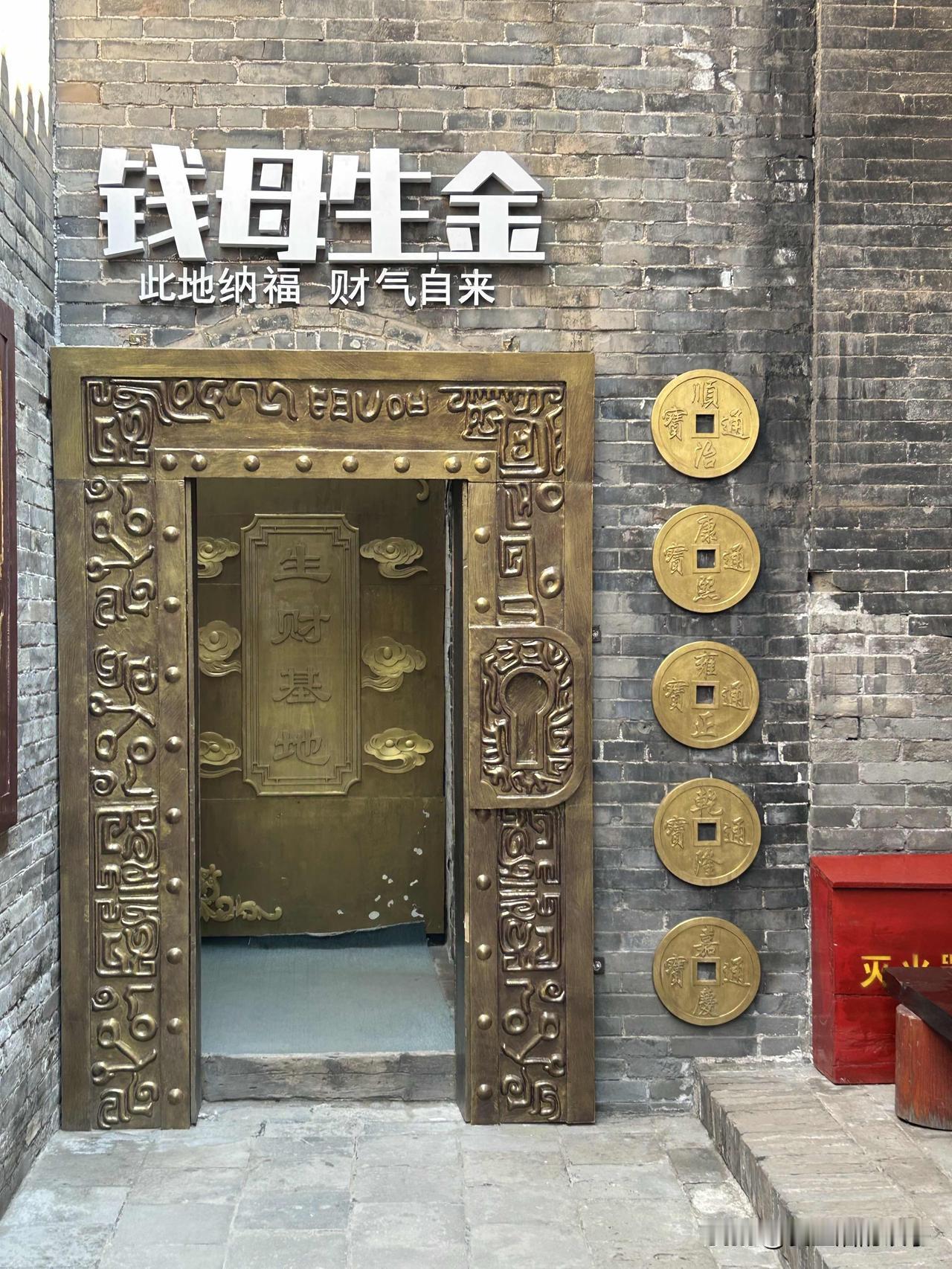 理财不单单指银行理财产品，其实理财的范围很广，股票、基金、保险都属于理财的种类。