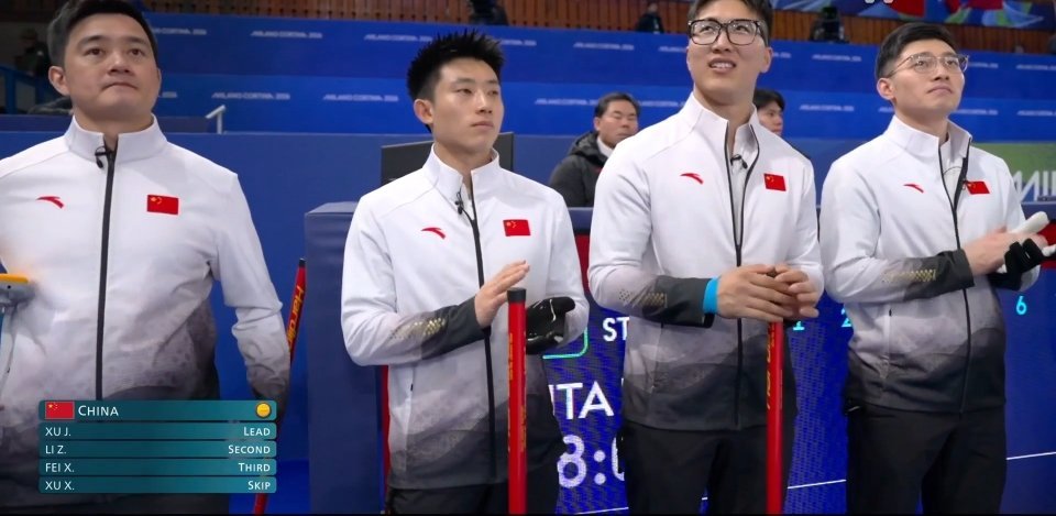 中国冰壶男队11比4意大利队米兰冬奥会男子冰壶循环赛，中国队11-4大胜东道主意