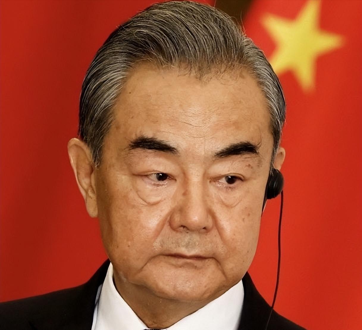伊朗主动找中国谈
3月24日，中国外交部长王毅和伊朗外长阿拉格齐通话，而这通电话