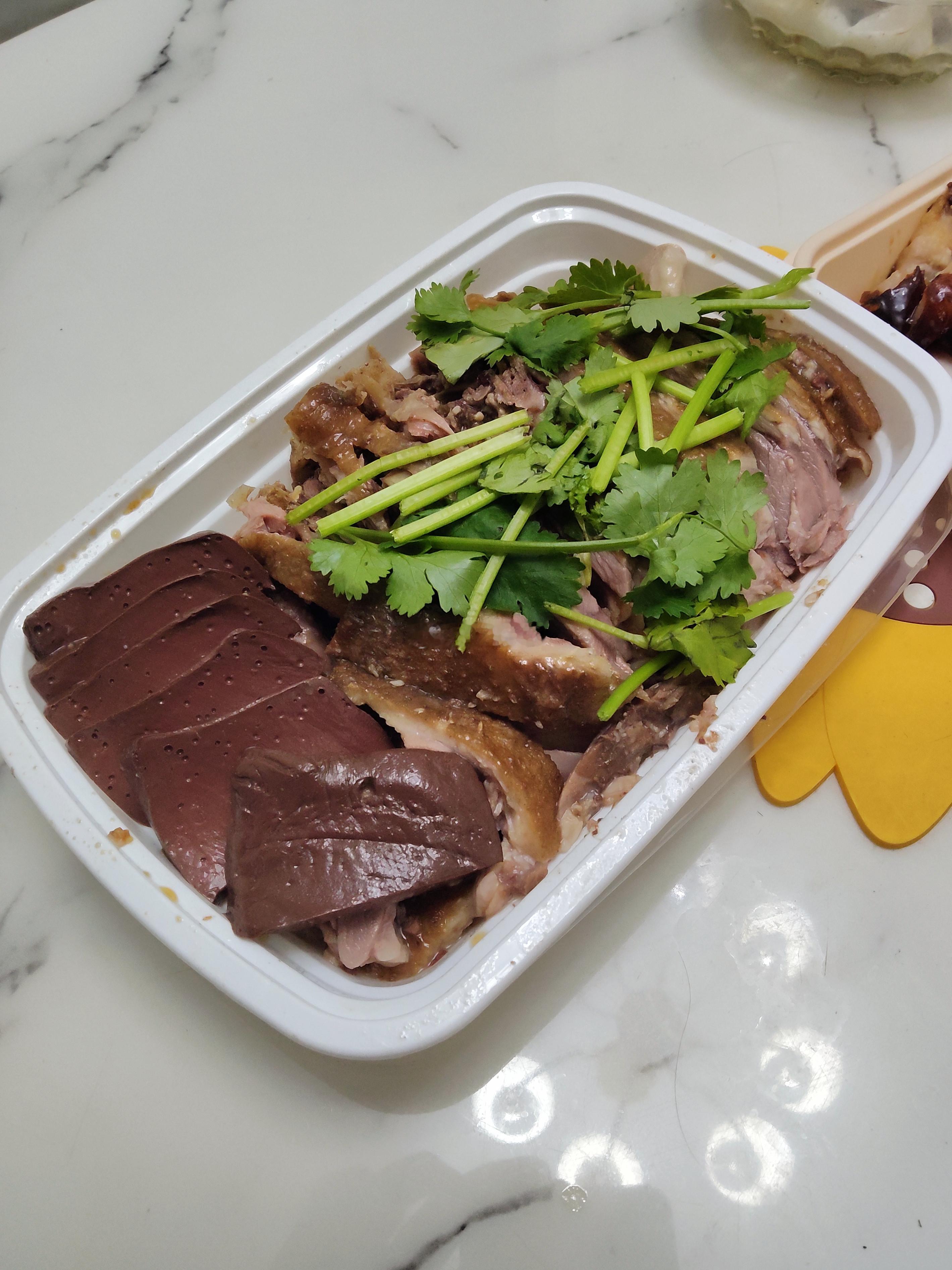 N刷天华美地楼下的至尊鹅王，嗯，这家的确还行，每次去朋友家喝麦芽饮料的时候，就会