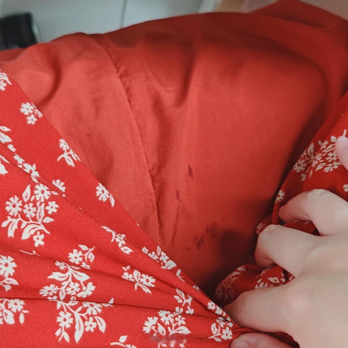 今天没穿胖次发现湿掉了 