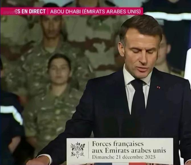 《费加罗报》消息，马克龙宣布，法国将建造新一代核动力航母。

当地时间21日，法