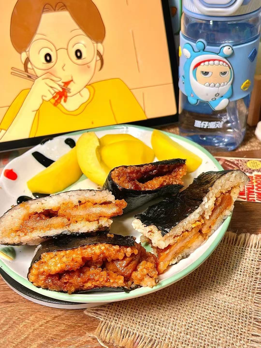 分享这个饭团，59.9元自选9款，额外赠送3件指定款，到手一共12个，超划算。我