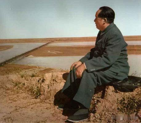 [太阳]1975年12月26日，是毛主席82岁的生日，也是他的最后一个生日。

