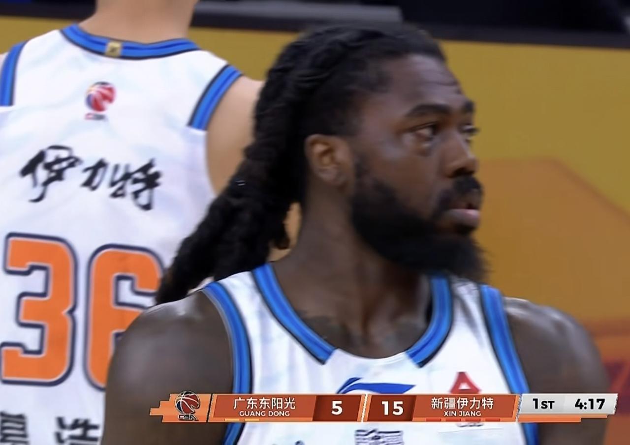 哈里斯终于走了！慢走不送！我就不明白了，连CBA都打不了的球员，当初怎么是从NB