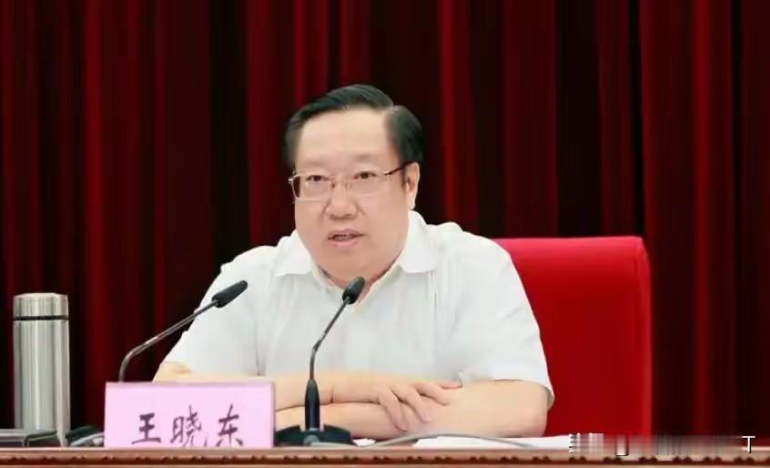 王晓东是贵州省委原书记刘方仁从江西带到贵州官场的大贪官，真是有什么样的领导就带出