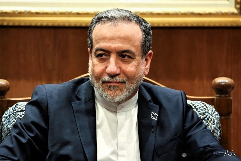 关键一站落地莫斯科！伊朗外长密集外交收官，赴俄递交谈判报告
 
美伊博弈持续升温