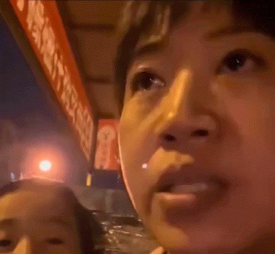 “太暖心了！”天津一学校宝妈接娃被老师约谈，自家孩子在校与人打架，一路上妈妈不停