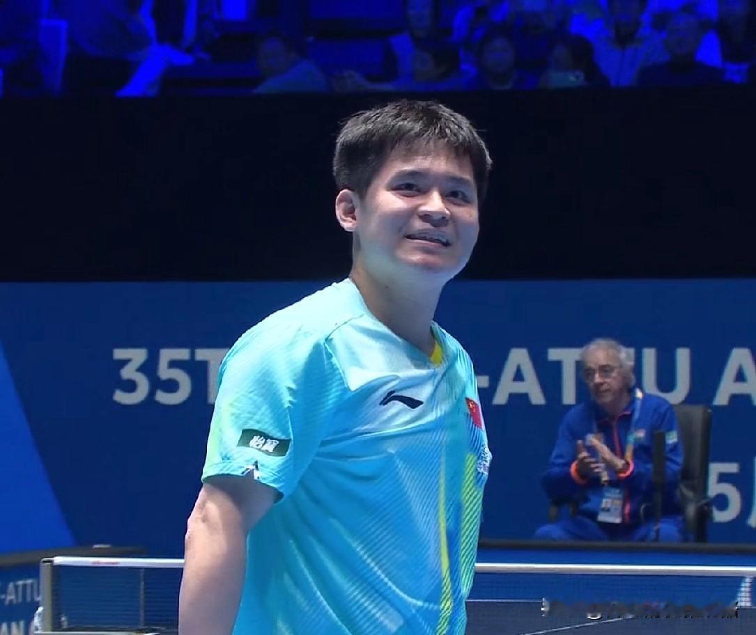 林诗栋的主场，现场粉丝太热情。
林诗栋今天开局就打出11-1，现场粉丝太热情了，