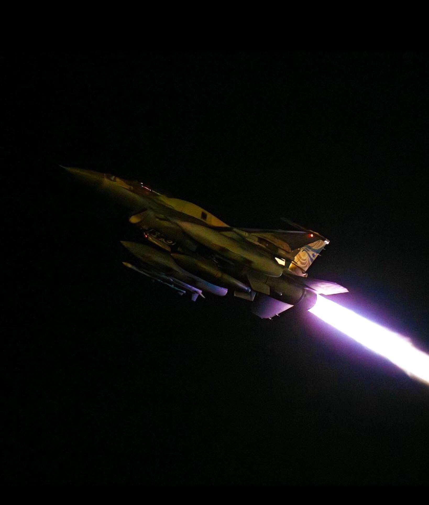 “怒吼雄狮”行动中的以色列空军（IAF）第253“内盖夫”中队F-16I带SPI