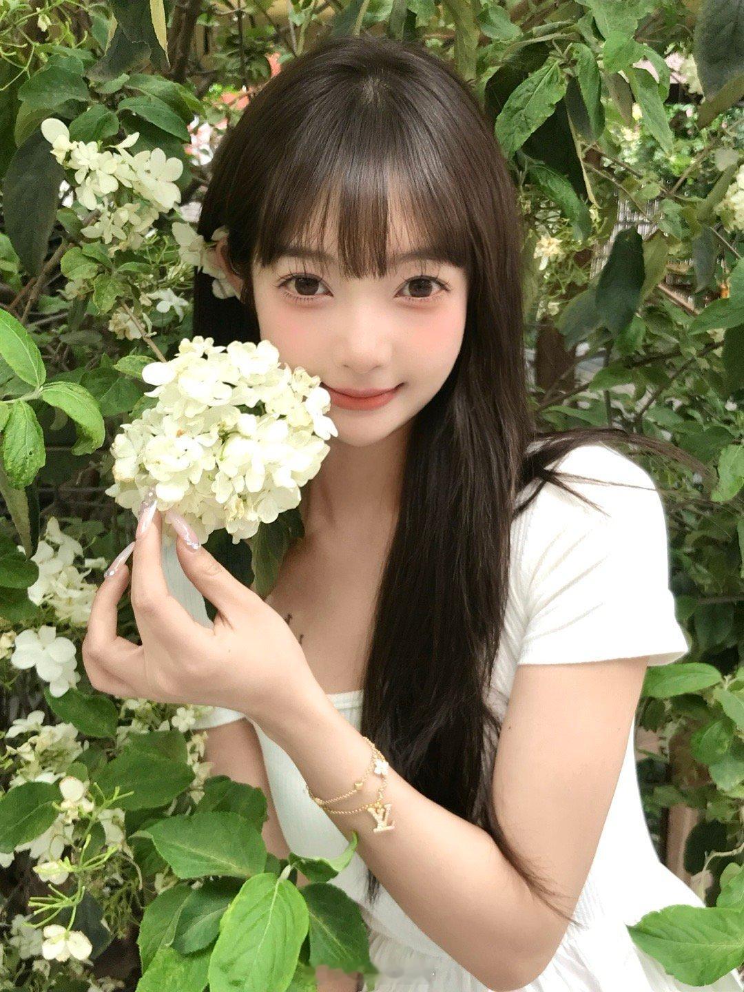 拥抱了四月的绣球花🍃随手拍绣球花我想看看你的春天成都成都约拍  ​​​