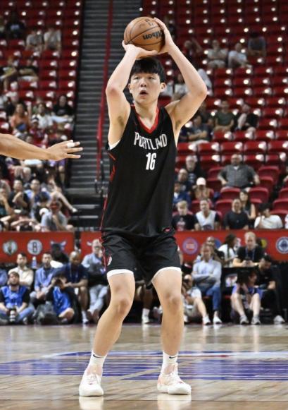 杨瀚森最该谢的，竟然是文班亚马！
 
北京时间4月27日，NBA季后赛西部首轮G