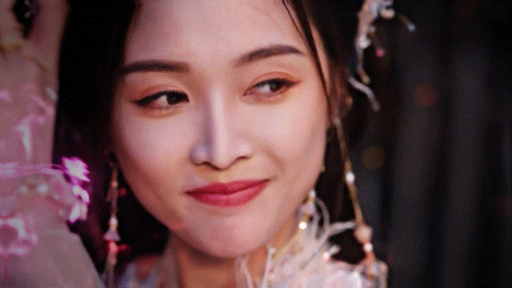 吴宣仪眼神里的多种情绪 吴宣仪把王权醉的眼神戏玩明白了！担忧时眼波流转，心疼时泪